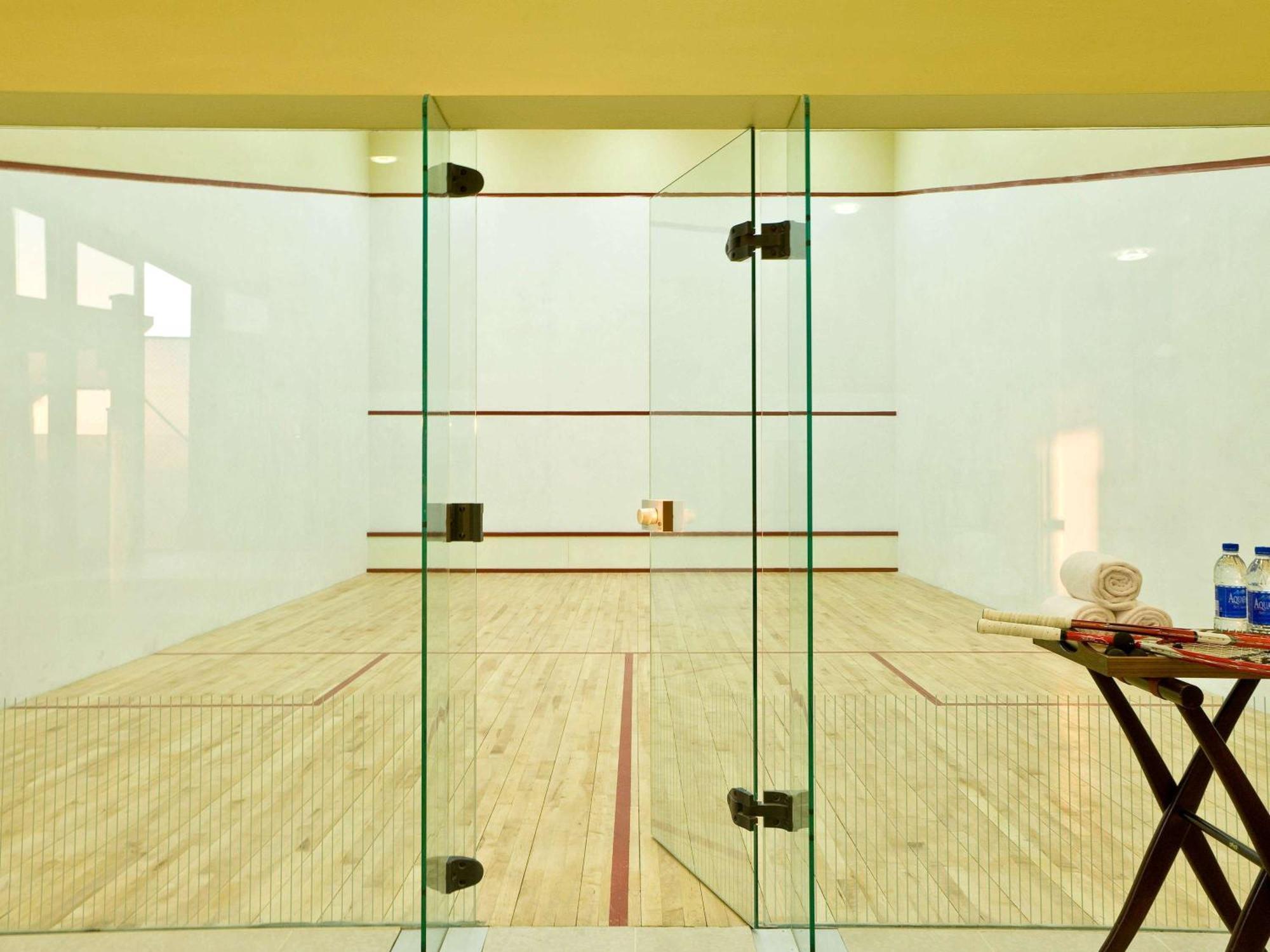 Sofitel Bahrain Zallaq Thalassa Sea & Spa Manama Exterior photo Squash court